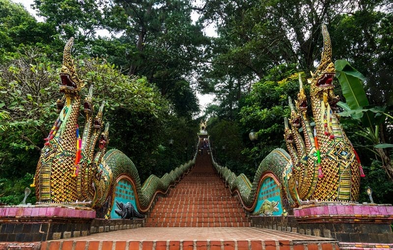 de draken trap Wat Phrathat Doi Suthep
